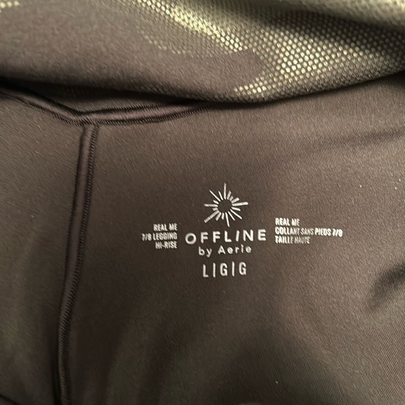 EUC OFFLINE by Aerie Real Me High Waisted Camo Legging Olive Daze. Size L - Picture 6 of 6